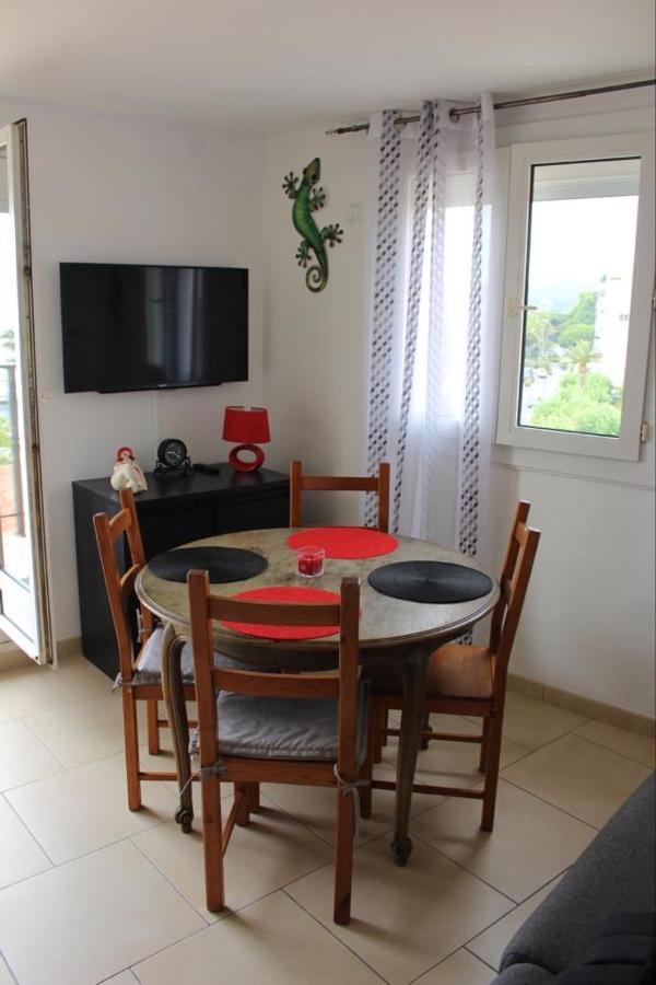 Apartamento T2 Coquet Le Lavandou Plein Centre Vue Mer Exceptionnelle. Exterior foto